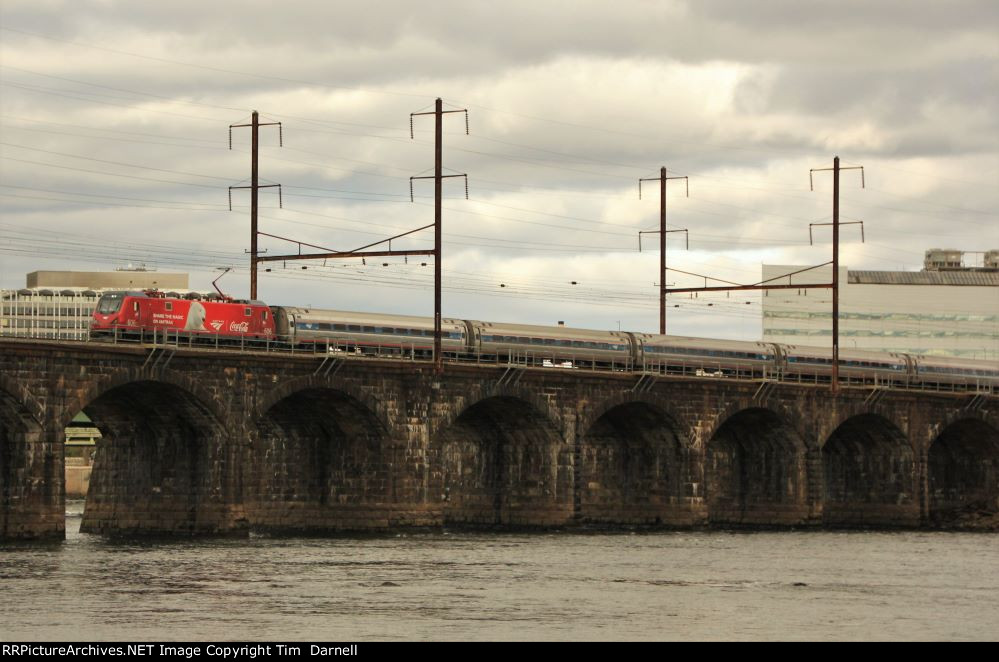 AMTK 606 on train 99